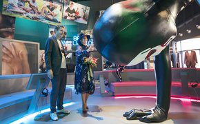 NEMO - Koningin Maxima en Florentijn Hofman in Humania