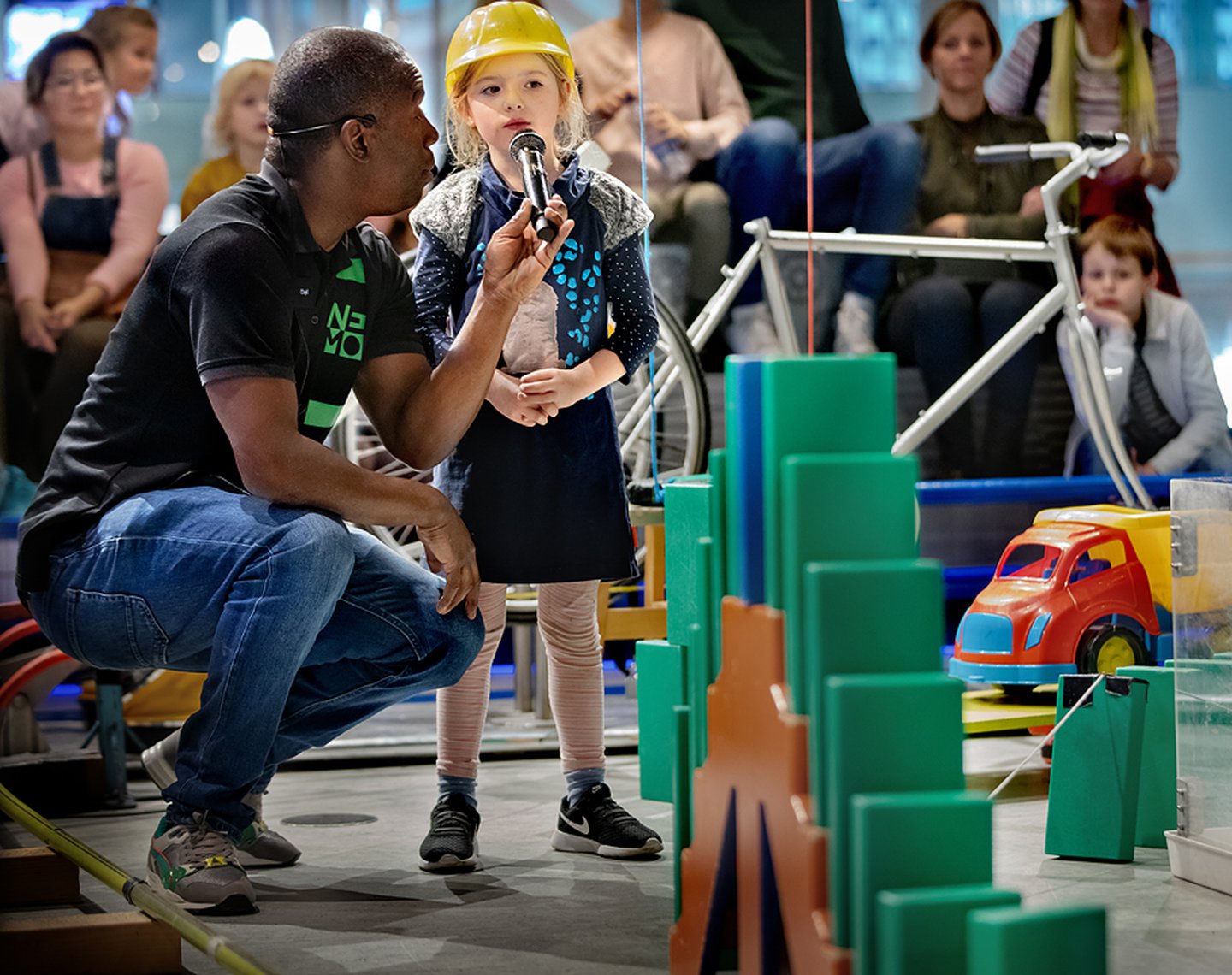 Kettingreactie 2018 - meisje - foto DigiDaan - NEMO Science Museum