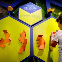 Vouw de vorm - Wereld van vormen - Constructies - NEMO Science Museum