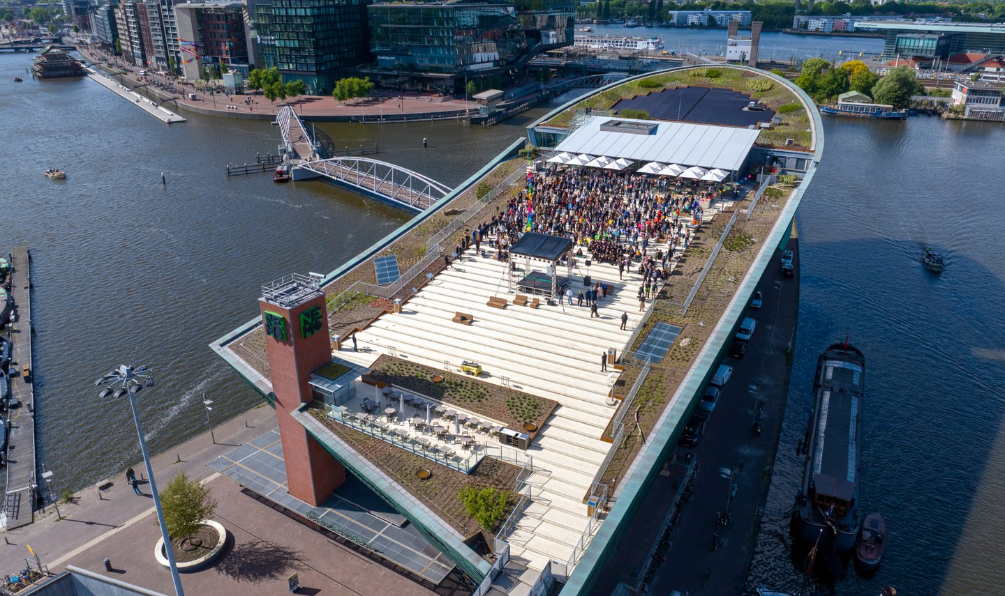 dakplein NEMO vanuit de lucht (1).jpg